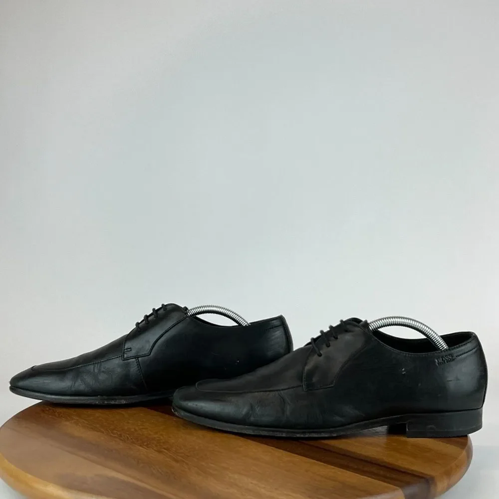 Hugo Boss size 9m